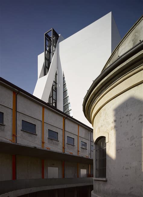 posate fondazione prada